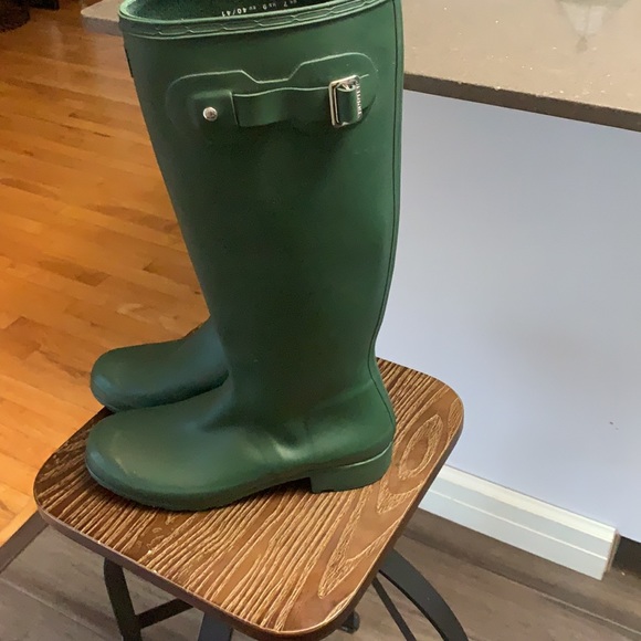 Hunter Green Women's Winter & Rain Boots - Picture 3 of 14